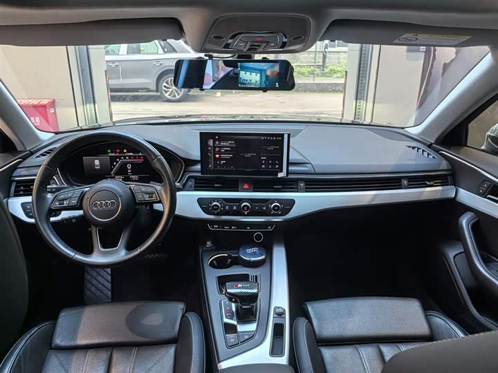 Фото 10 - Audi A4L