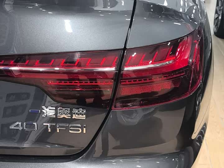 Фото 12 - Audi A4L