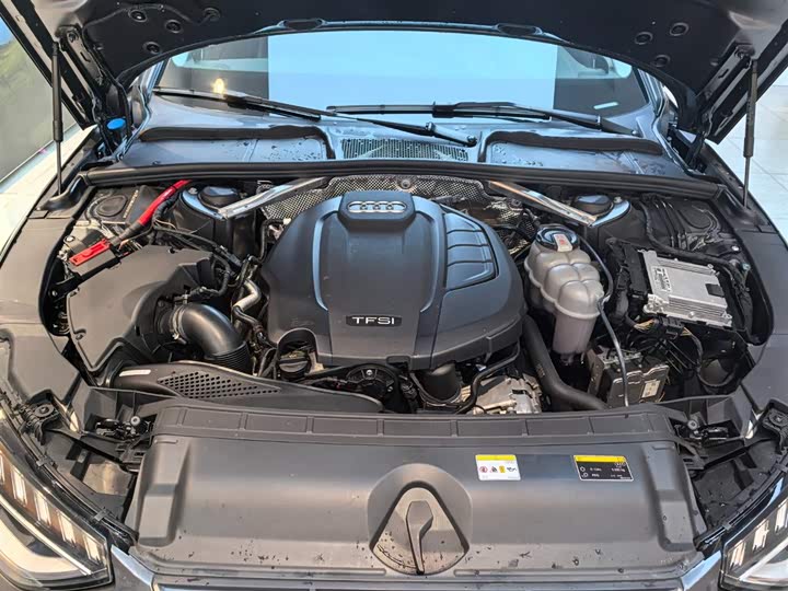 Фото 9 - Audi A4L