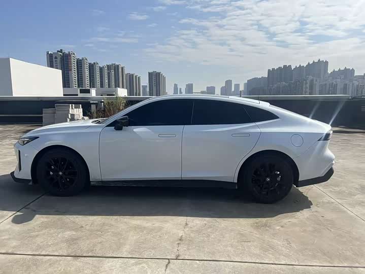 Фото 8 - Changan UNI-V