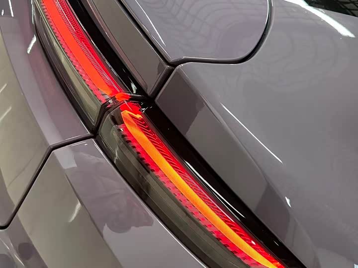 Фото 14 - Nio EC6