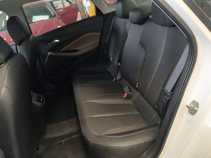 Фото 17 - Buick Verano