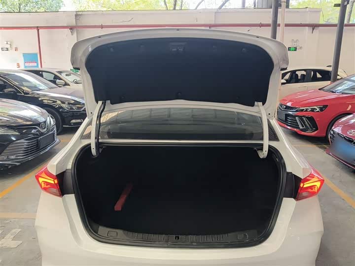 Фото 19 - Buick Verano