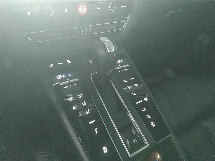 Фото 14 - Porsche Macan