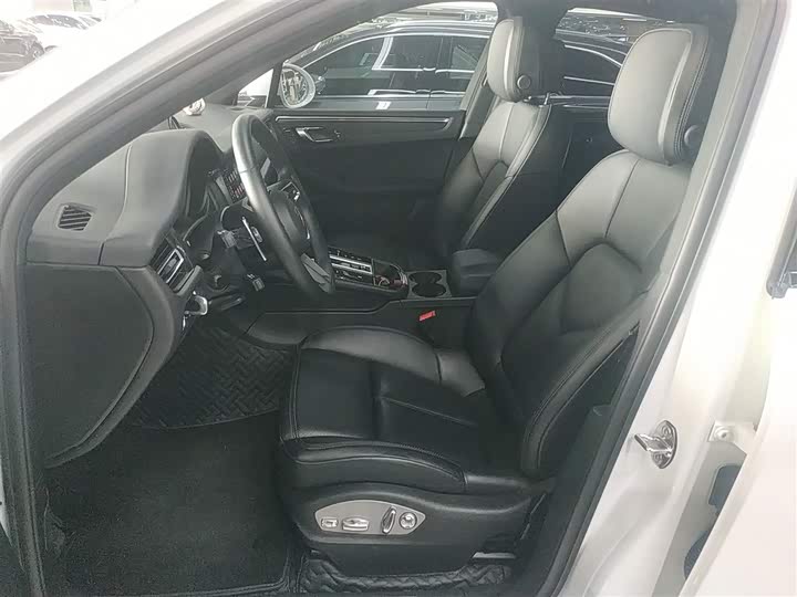 Фото 15 - Porsche Macan