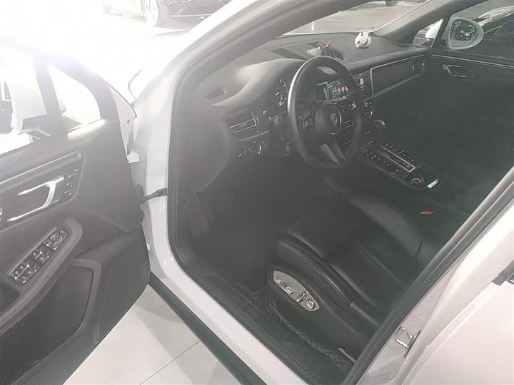 Фото 16 - Porsche Macan