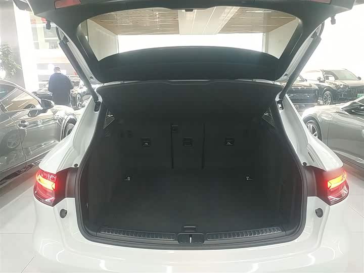 Фото 19 - Porsche Macan