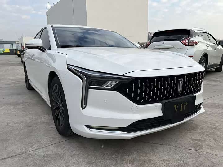 Фото 3 - Bestune B70