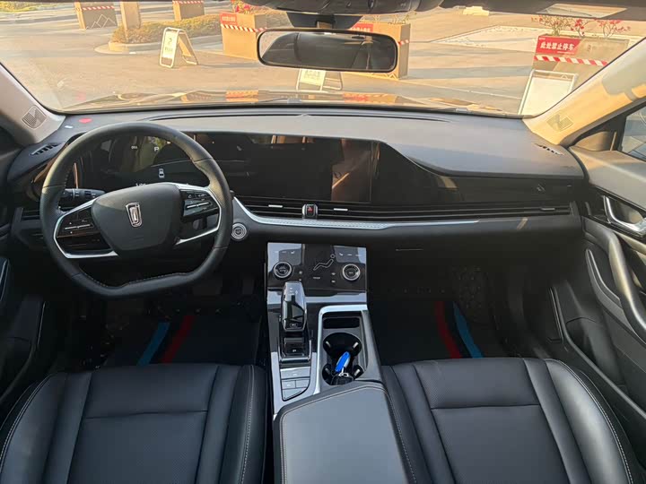 Фото 11 - Bestune B70