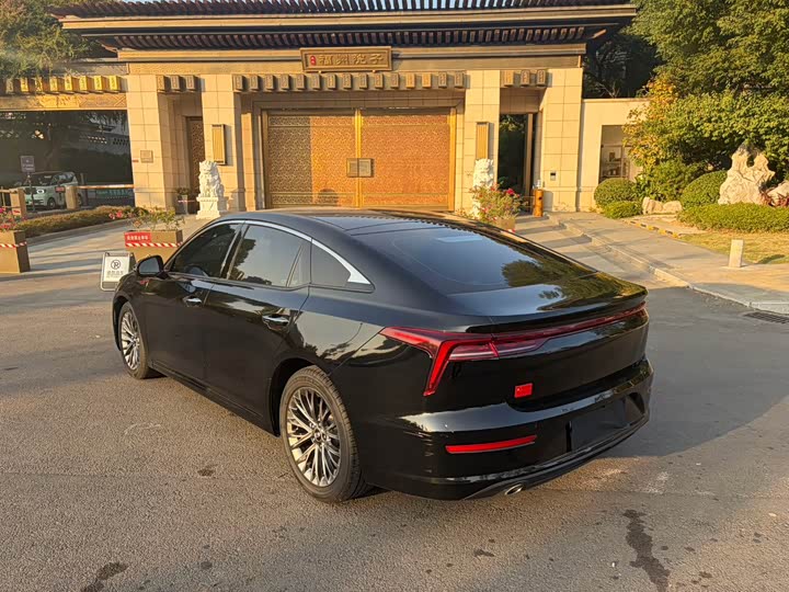 Фото 5 - Bestune B70