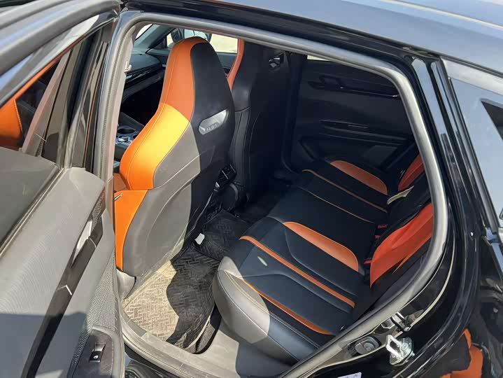 Фото 9 - Changan UNI-V