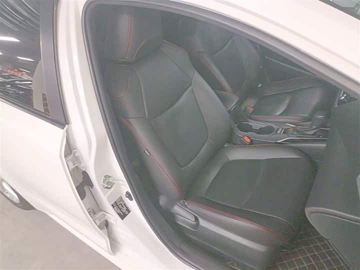 Фото 17 - Toyota Corolla