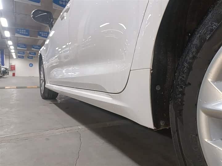 Фото 18 - Toyota Corolla