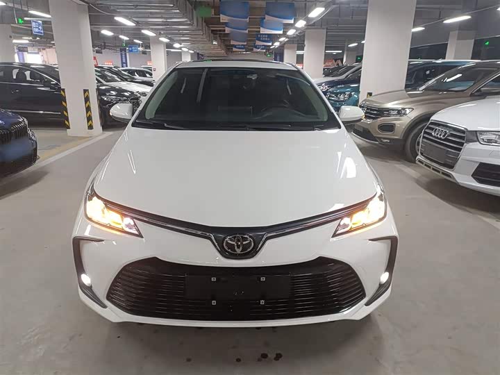 Фото 19 - Toyota Corolla