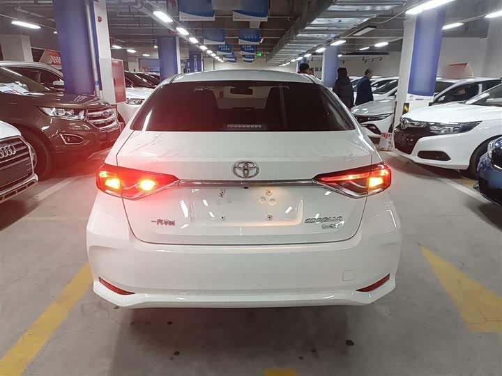 Фото 22 - Toyota Corolla