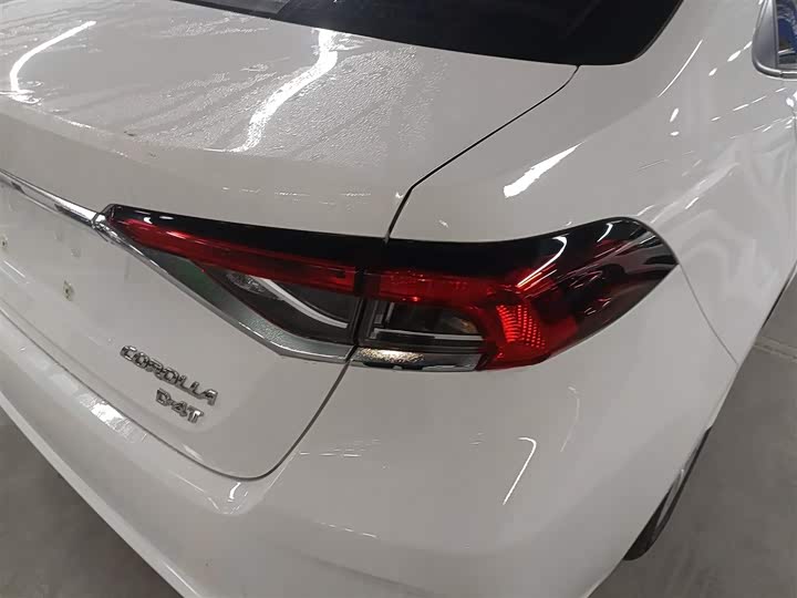 Фото 24 - Toyota Corolla