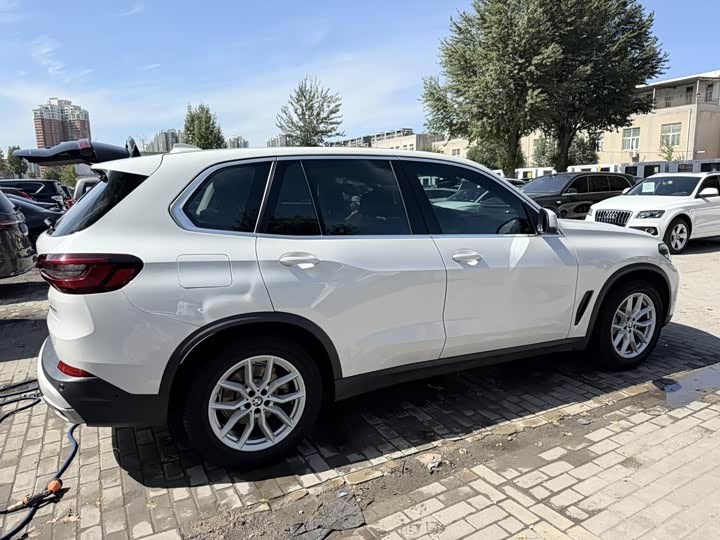 Фото 15 - BMW X5