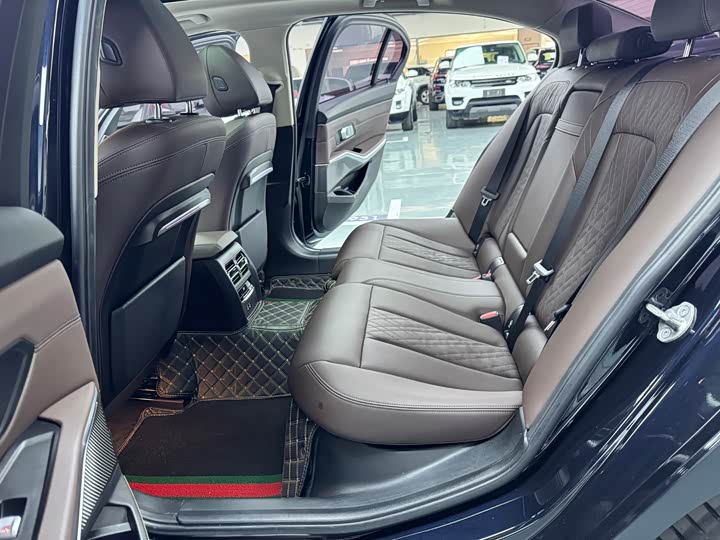 Фото 16 - BMW 3 Series