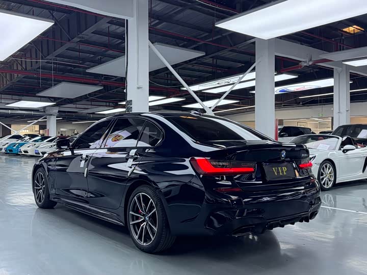 Фото 17 - BMW 3 Series