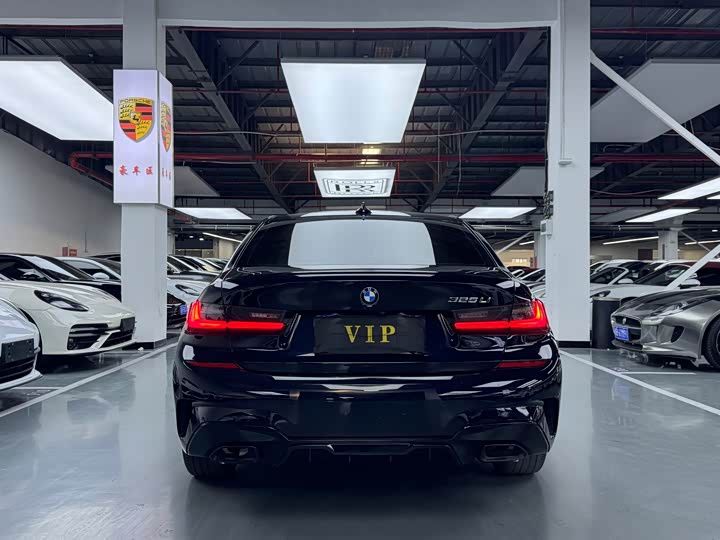 Фото 18 - BMW 3 Series