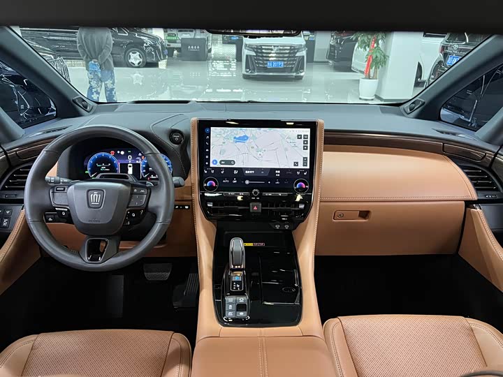 Фото 18 - Toyota Vellfire