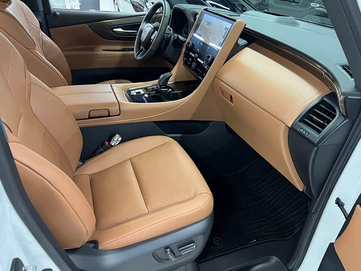 Фото 27 - Toyota Vellfire