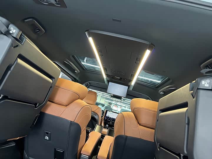 Фото 9 - Toyota Vellfire