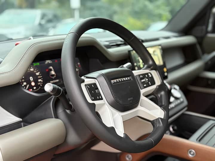 Фото 11 - Land Rover Defender