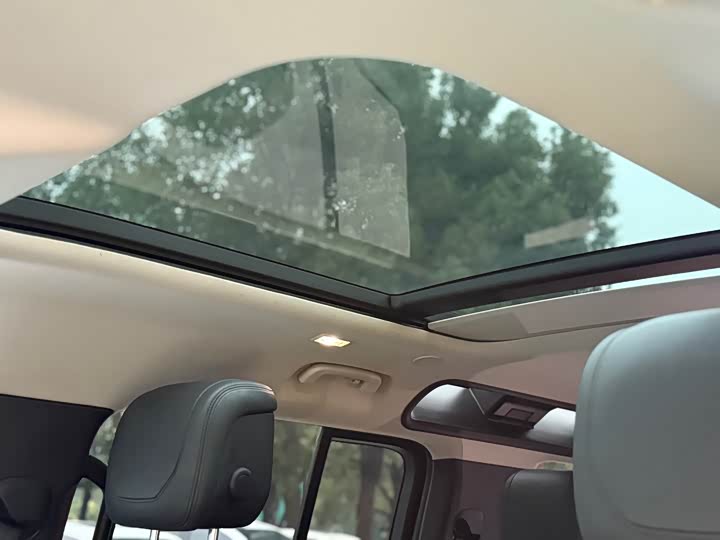 Фото 17 - Land Rover Defender