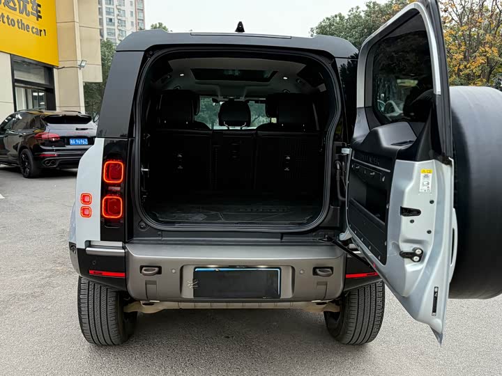 Фото 24 - Land Rover Defender