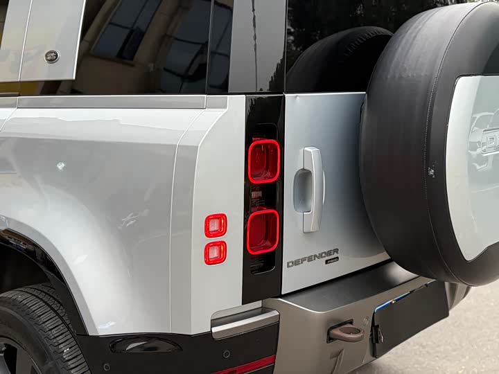 Фото 7 - Land Rover Defender