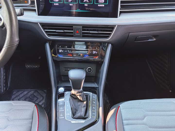 Фото 10 - Volkswagen Tiguan L Hybrid