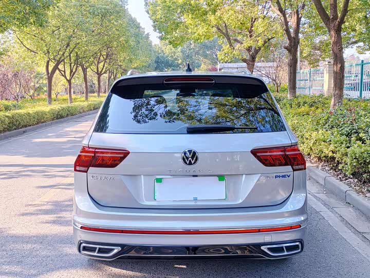 Фото 18 - Volkswagen Tiguan L Hybrid