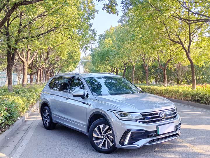 Фото 3 - Volkswagen Tiguan L Hybrid