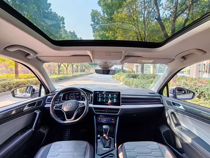 Фото 6 - Volkswagen Tiguan L Hybrid