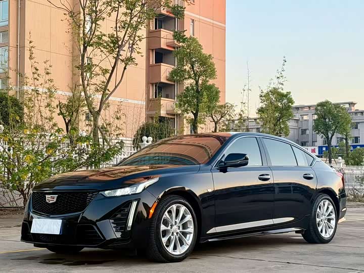 Фото 1 - Cadillac CT5