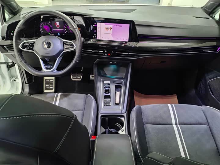 Фото 12 - Volkswagen Golf