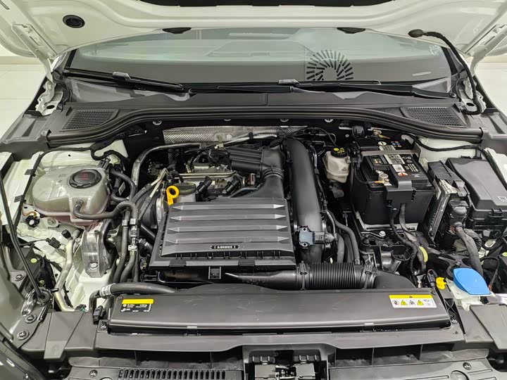 Фото 21 - Volkswagen Golf