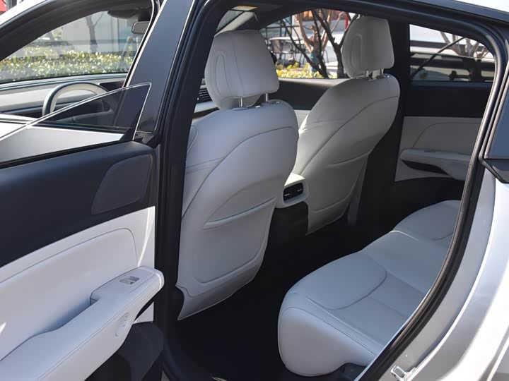 Фото 10 - XPeng G6