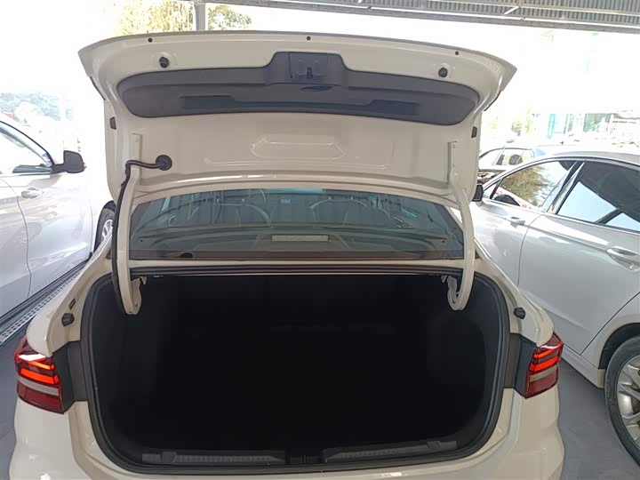 Фото 19 - Volkswagen Lavida