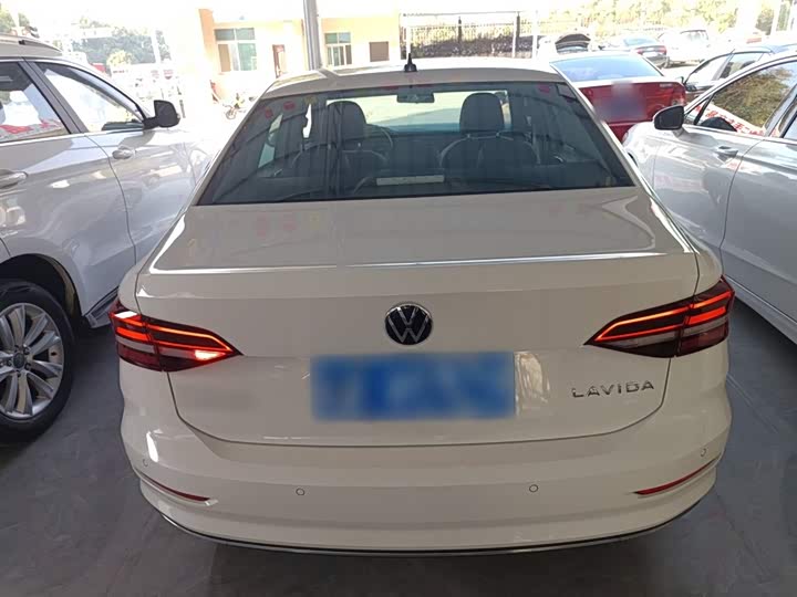 Фото 6 - Volkswagen Lavida
