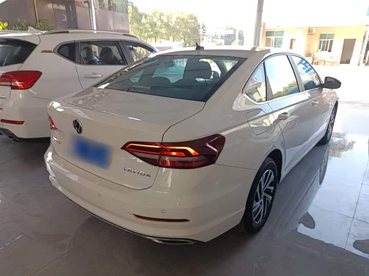 Фото 7 - Volkswagen Lavida