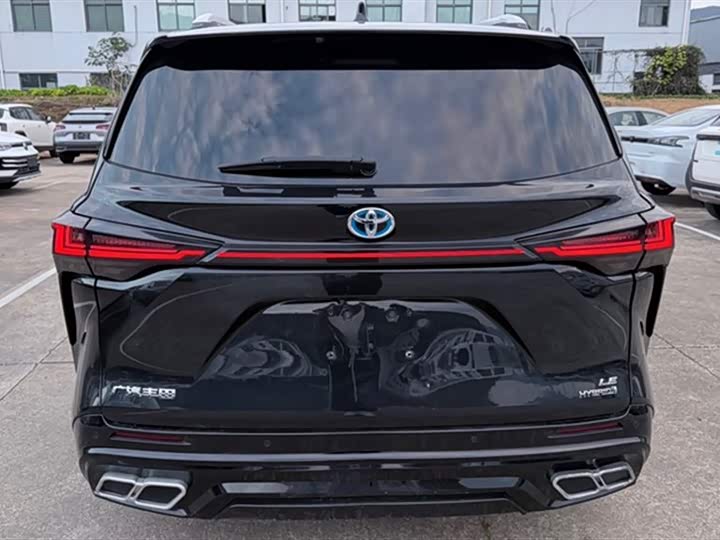 Фото 10 - Toyota Sienna