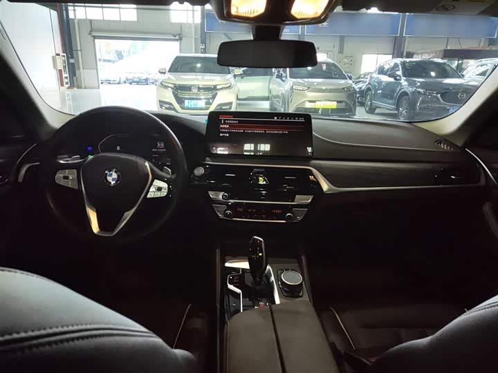 Фото 10 - BMW 5 Series