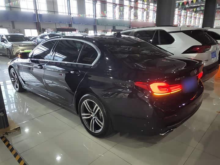 Фото 5 - BMW 5 Series