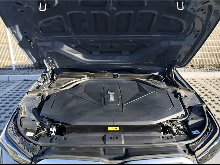 Фото 12 - BMW i5