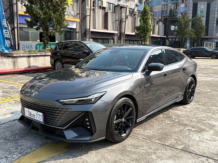 Фото 1 - Changan UNI-V