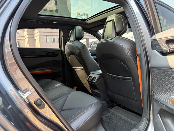 Фото 16 - Changan UNI-V