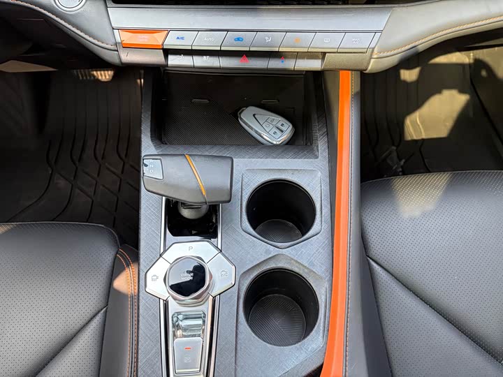 Фото 17 - Changan UNI-V