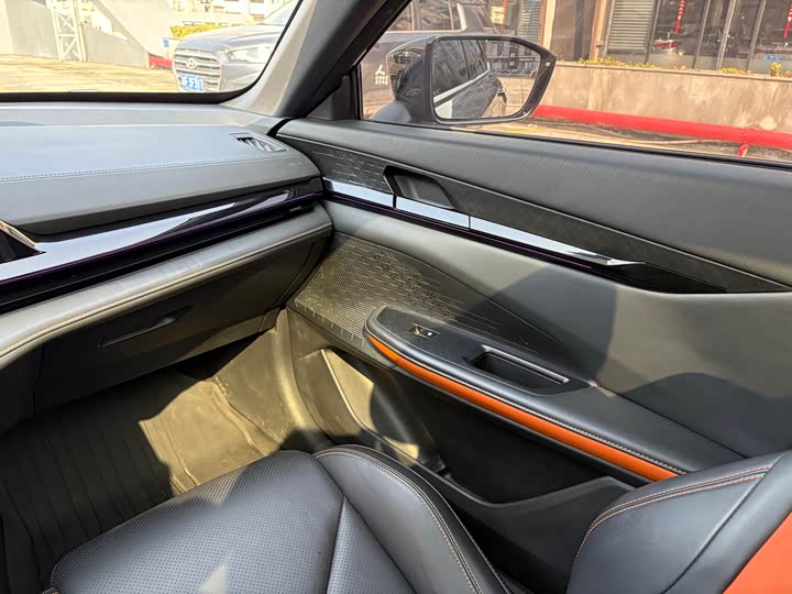 Фото 18 - Changan UNI-V